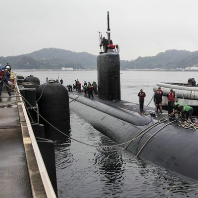Defensa neumática hidráulica de goma natural de Yokohama para el submarino