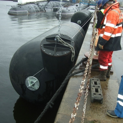 Defensa submarina hidráulica vertical de goma neumática del tamaño estándar