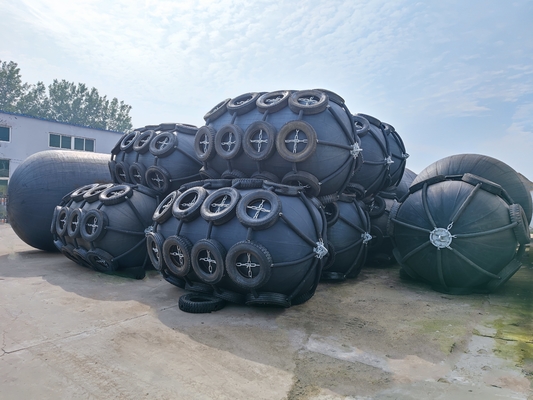 defensa de 50Kpa 80Kpa Marine Yokohama Pneumatic Type Rubber para atracar el barco