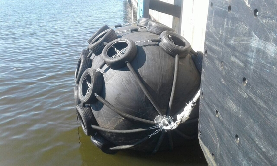 80kpa certificó profesionalmente las defensas de goma neumáticas flotantes durables del neumático para la nave y el barco