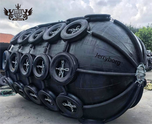 ISO 17357 Estándar 50kPa/80kPa Fender de caucho de Yokohama con neumático y cadena Fender flotante marino