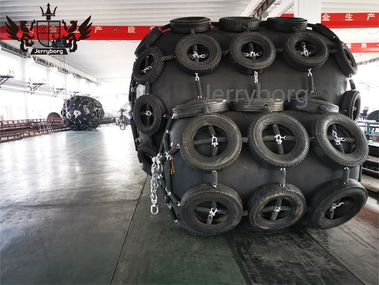 ISO 17357 Estándar 50kPa/80kPa Fender de caucho de Yokohama con neumático y cadena Fender flotante marino