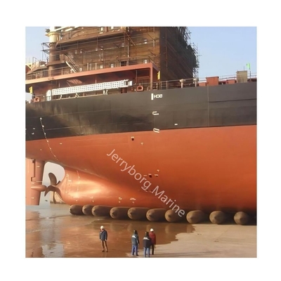 En el caso de los buques de carga y de lanzamiento, se utilizarán bolsas de aire o globos con certificado ISO.