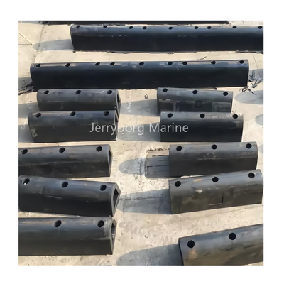 Fenders de caucho de tipo D diseñados para un atraque seguro y eficiente