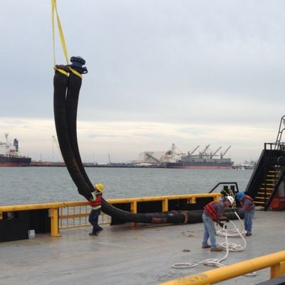 Cargo flexible del aceite de Marine Rubber Hose For Crude del tamaño grande resistente