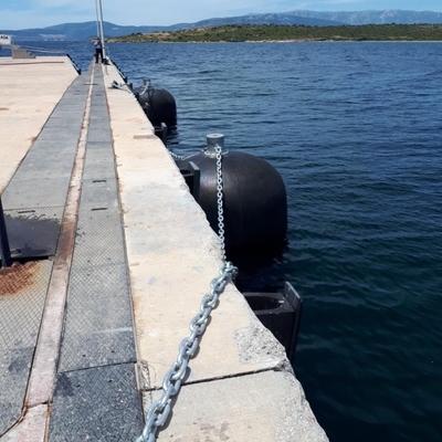 defensa neumática hidráulica de 2.5m× los 4.0m que flota la defensa submarina hidráulica