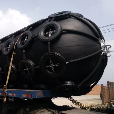 defensas neumáticas del barco de la protección de la nave de la defensa de los 2.5m*4.0m Yokohama