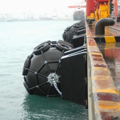 Almacenador intermediario de goma de la defensa del neumático de CCS del alto del aire flotador de goma neumático de la tirantez