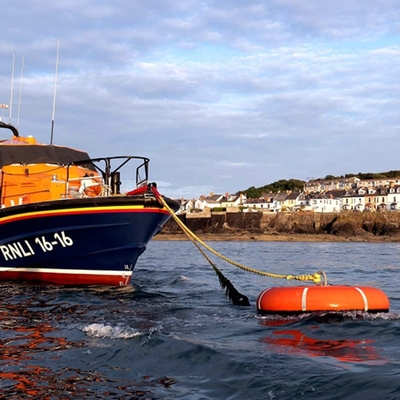 Atracar la boya colorida durable de la recogida de Eva Polyurethane Mooring Buoy para el buque y el barco