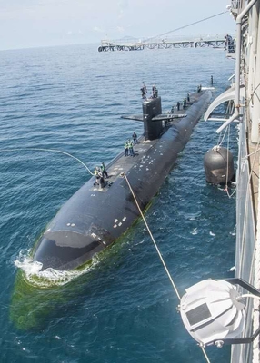 Defensa de goma submarina de goma pura para el tope que amarra de alta presión de la protección portuaria