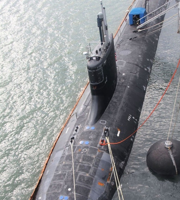 Defensa de goma submarina de goma pura para el tope que amarra de alta presión de la protección portuaria
