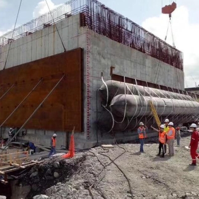 bolsos de goma naturales de lanzamiento del rodillo del saco hinchable de goma de la nave de los 0.8m*12m con el certificado de CCS