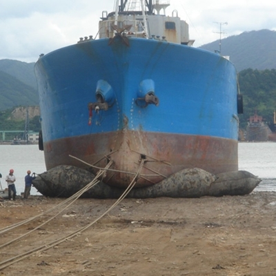 bolsos de goma naturales de lanzamiento del rodillo del saco hinchable de goma de la nave de los 0.8m*12m con el certificado de CCS