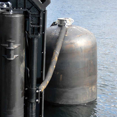 Defensa submarina conveniente para los submarinos o las naves cuyo punto de impacto puede estar debajo de la línea de flotación.